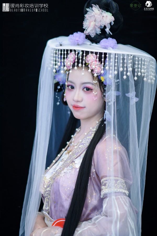 贵阳市婚礼化妆师田霞